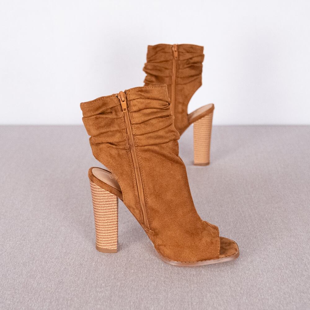 Women's Brown Faux Suede Peep Toe Heeled Zip Booties SZ 8 Festival Western Boho - Picture 3 of 8